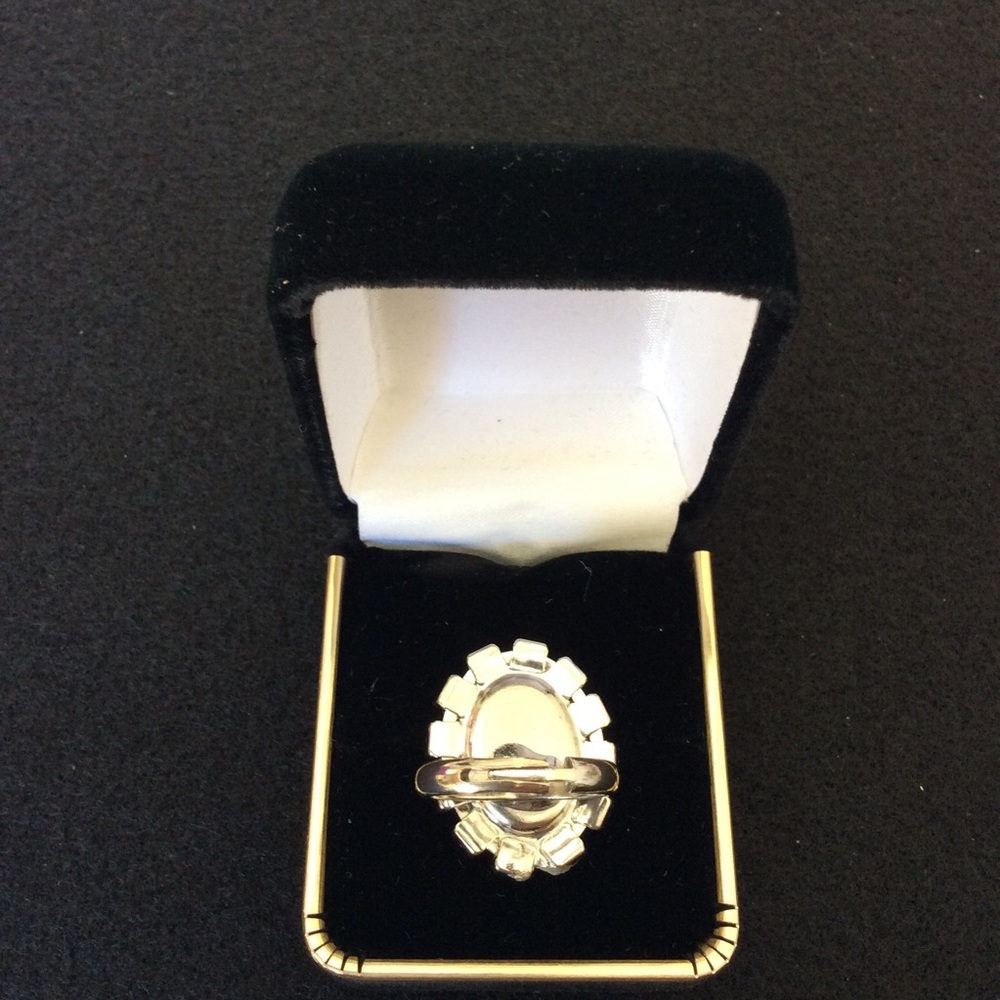 Vintage Ruby Red Rhinestone Ring. - image 3